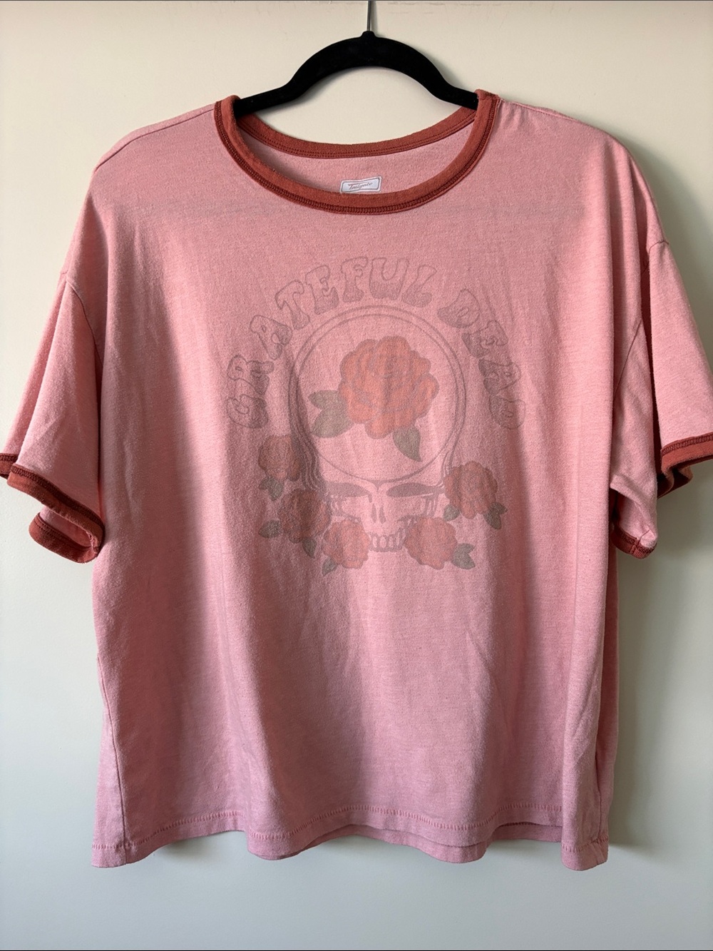 American Eagle Outfitters Pink Short Sleeve Graphic Tee with Rust Trim
